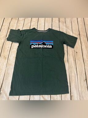 Patagonia Olive Green Crew Neck Tee with White Print XL (14)
